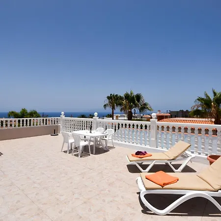 Beautiful 4 Bedroom Private Heated Pool Villa