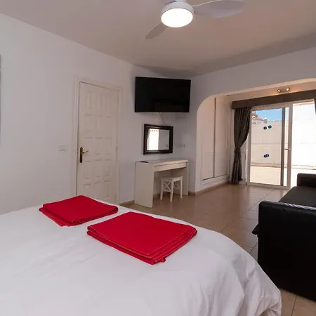 Villa Beautiful 4 Bedroom Private Heated Pool *
