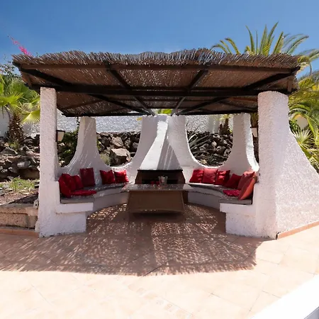 Beautiful 4 Bedroom Private Heated Pool Villa Callao Salvaje