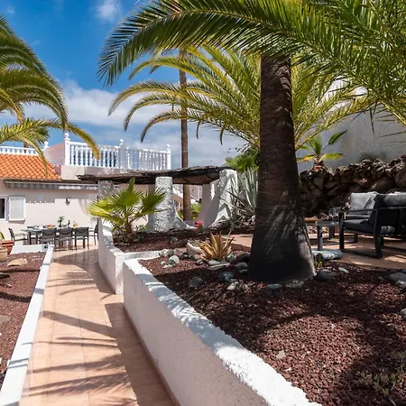 Villa Beautiful 4 Bedroom Private Heated Pool
