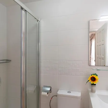 Villa Beautiful 4 Bedroom Private Heated Pool *